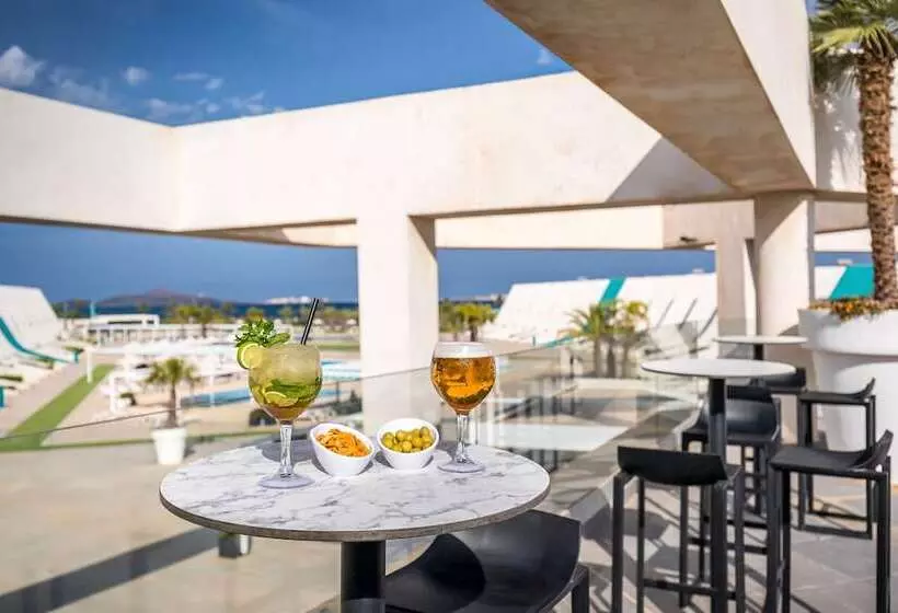 ホテル Occidental Mar Menor