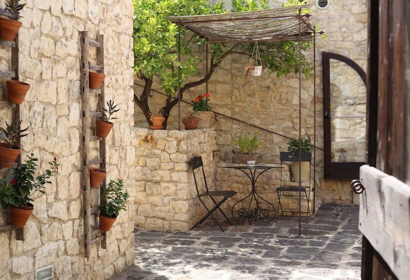 Hotel wiejski Masseria Fortificata Lo Zafferaneto