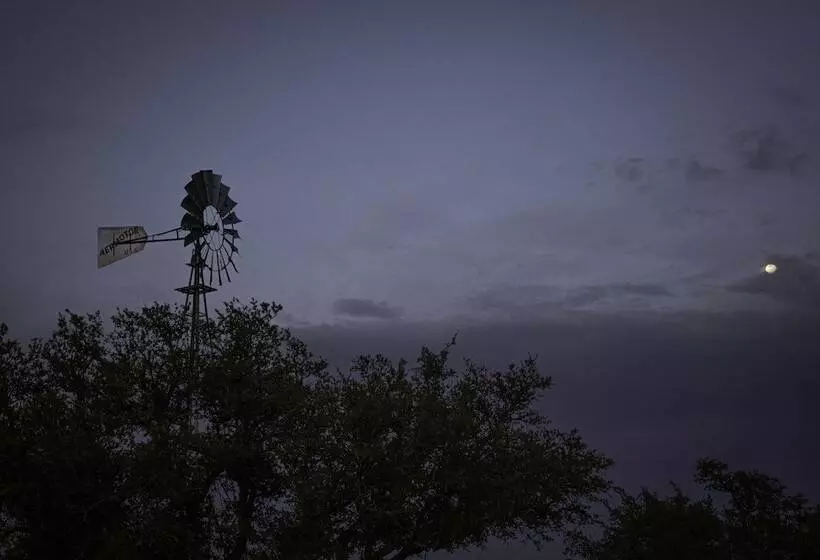 Maaseutuhotelli Y.o. Ranch Headquarters