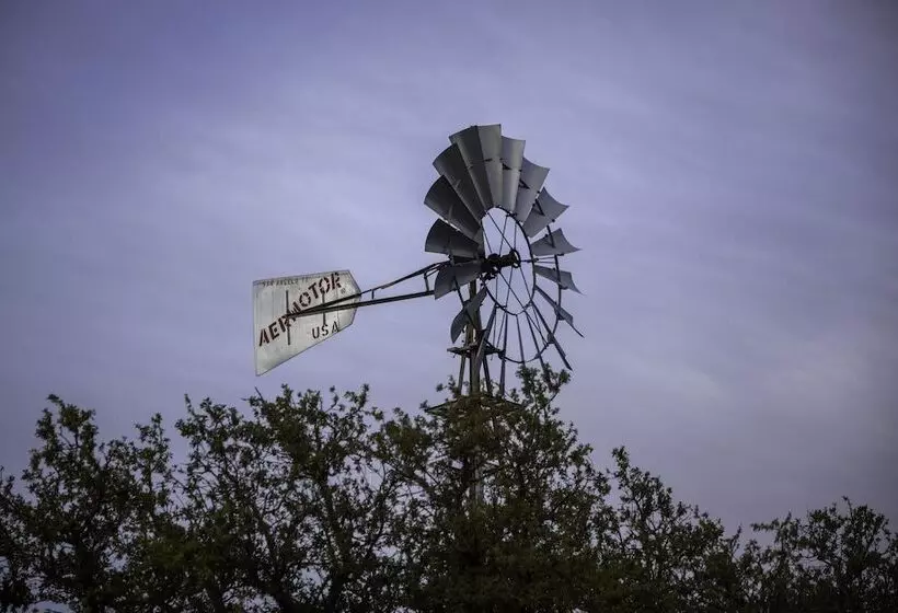 Maaseutuhotelli Y.o. Ranch Headquarters