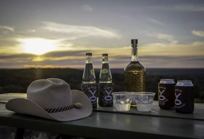 Maaseutuhotelli Y.o. Ranch Headquarters