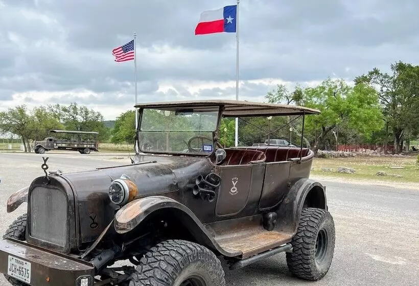 Maaseutuhotelli Y.o. Ranch Headquarters