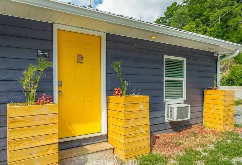 בית מלון כפרי The Lodge At Lookout Mountain