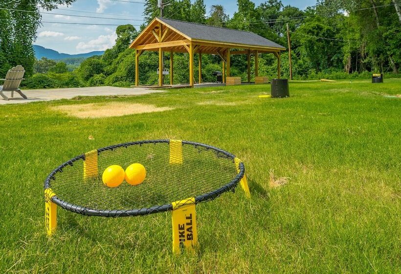 בית מלון כפרי The Lodge At Lookout Mountain