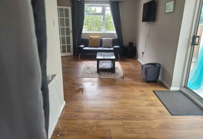 Residenssi Beautiful 3 Bed House In Ramsgate