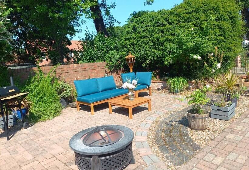 住所  Charming 4 Bed Victorian House In Retford