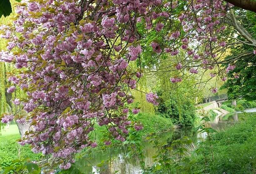 住所  Charming 4 Bed Victorian House In Retford