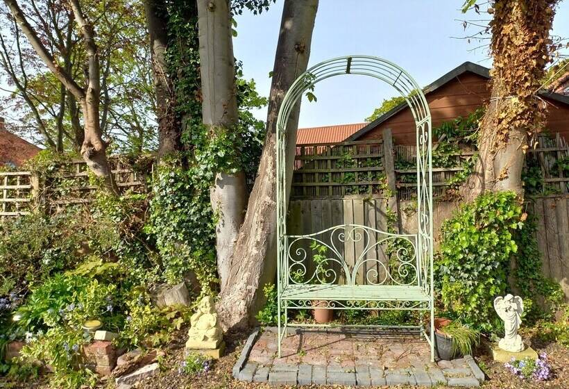 住所  Charming 4 Bed Victorian House In Retford