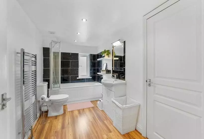 Residenssi Perfect Location, Dog Friendly Beautiful Home