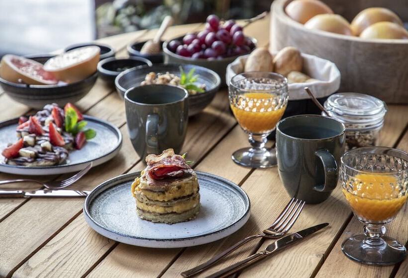 Serra Exclusive Suites