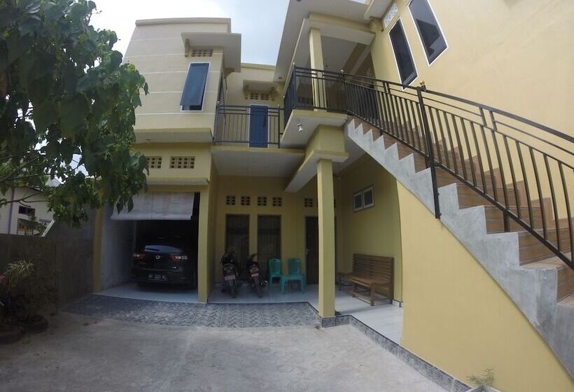 Hotel Artha Homestay Tomia