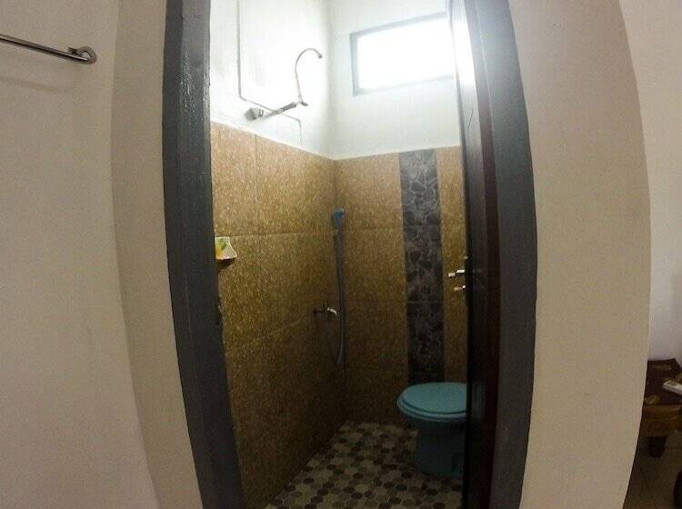 Hotel Artha Homestay Tomia