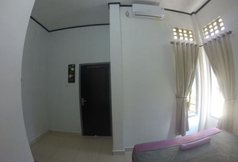 Hotel Artha Homestay Tomia