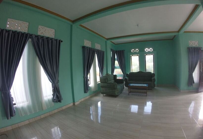 Hotel Artha Homestay Tomia