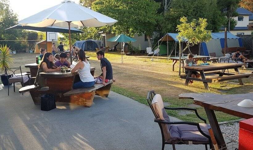 Schronisko Happy Apple Backpackers