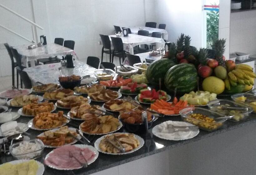 مسافرخانه Pousada Salvador