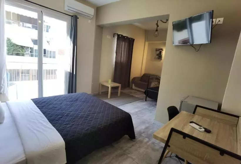 Achillion Hotel Piraeus
