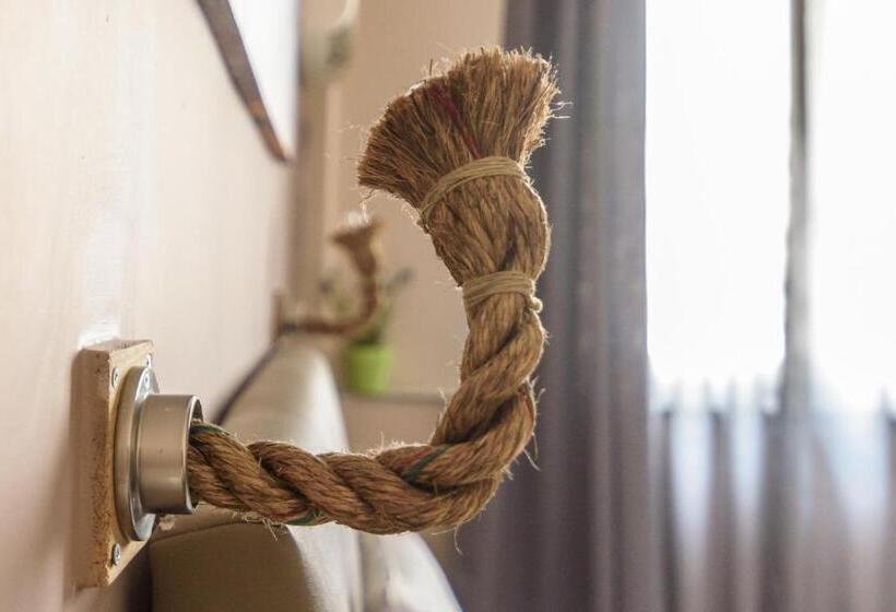 Achillion Hotel Piraeus