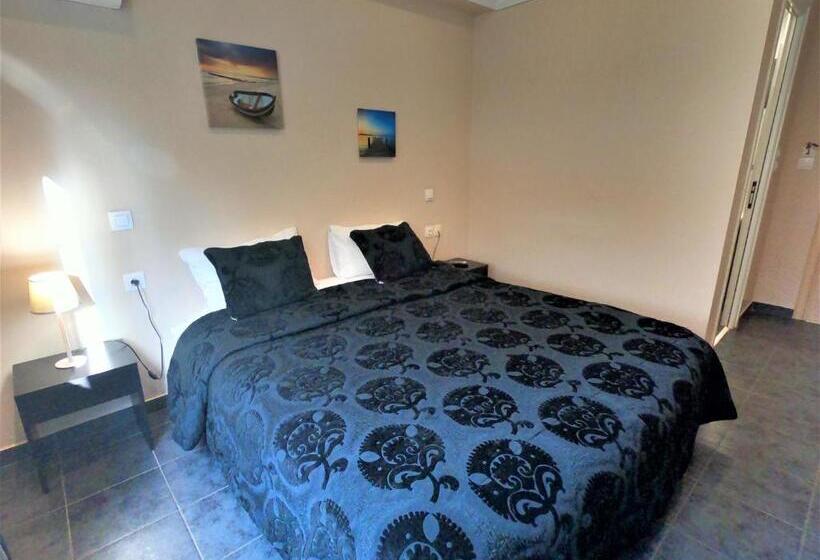 Achillion Hotel Piraeus