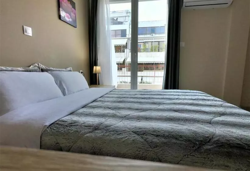 Achillion Hotel Piraeus