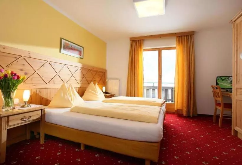 Hotelli Alpenhof