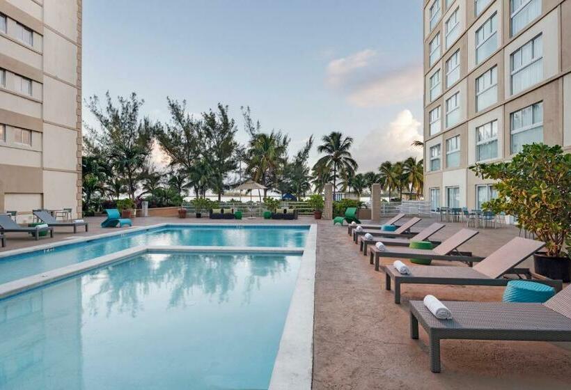 هتل Courtyard By Marriott Nassau Downtown/junkanoo Beach