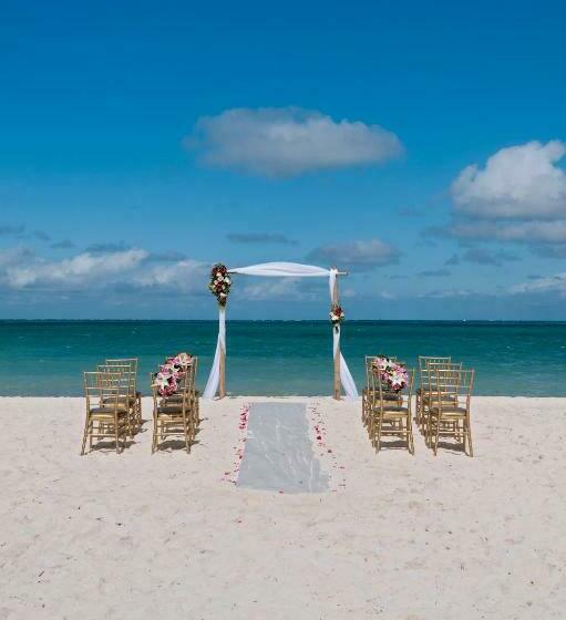 هتل Courtyard By Marriott Nassau Downtown/junkanoo Beach