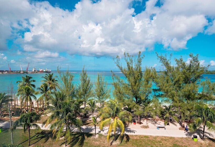 هتل Courtyard By Marriott Nassau Downtown/junkanoo Beach