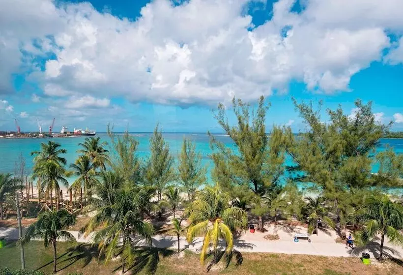 هتل Courtyard By Marriott Nassau Downtown/junkanoo Beach