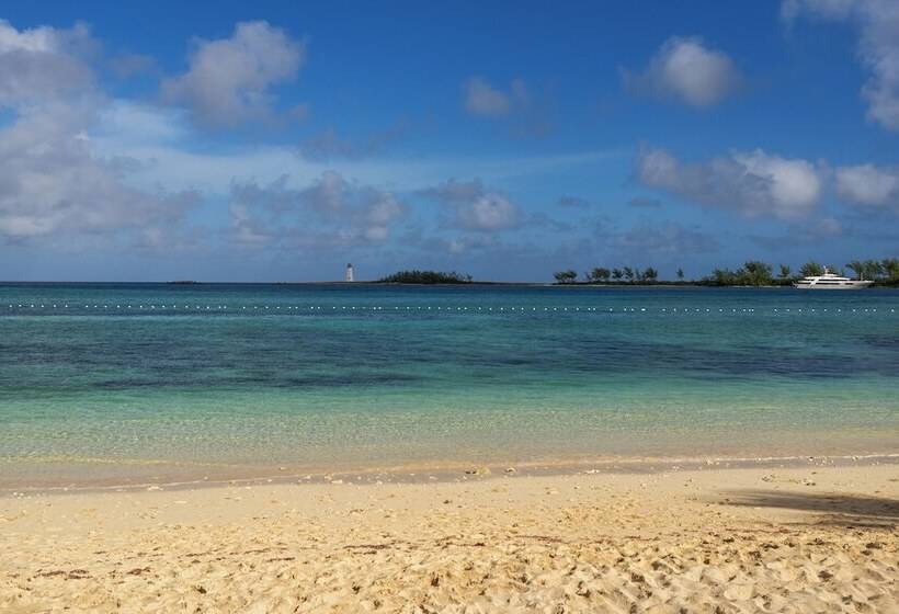 هتل Courtyard By Marriott Nassau Downtown/junkanoo Beach