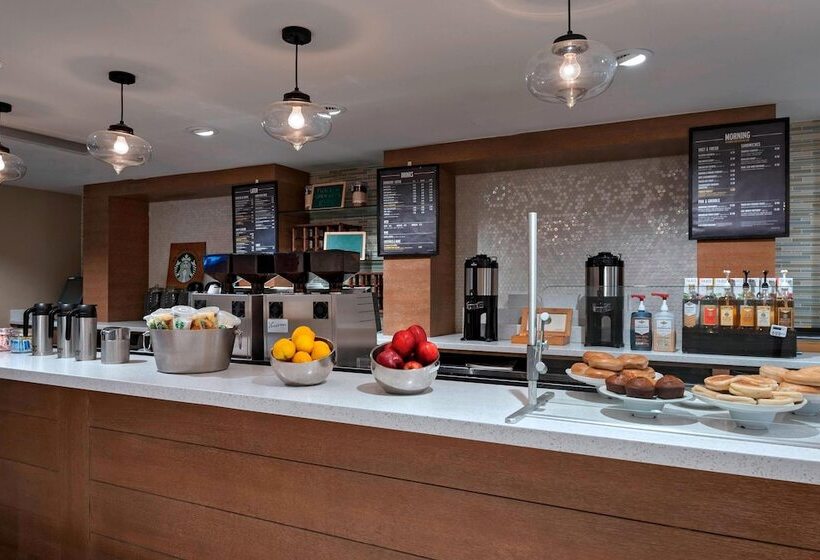 هتل Courtyard By Marriott Nassau Downtown/junkanoo Beach