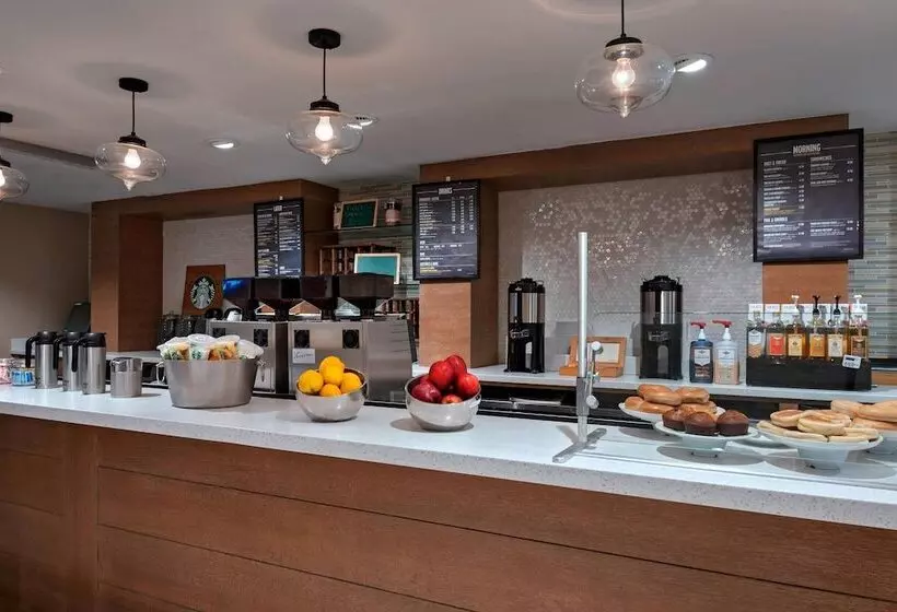 هتل Courtyard By Marriott Nassau Downtown/junkanoo Beach