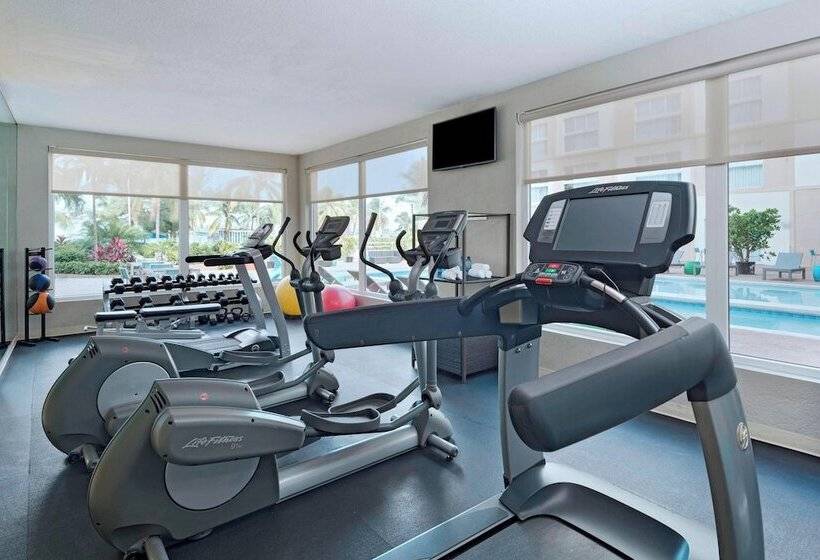 هتل Courtyard By Marriott Nassau Downtown/junkanoo Beach