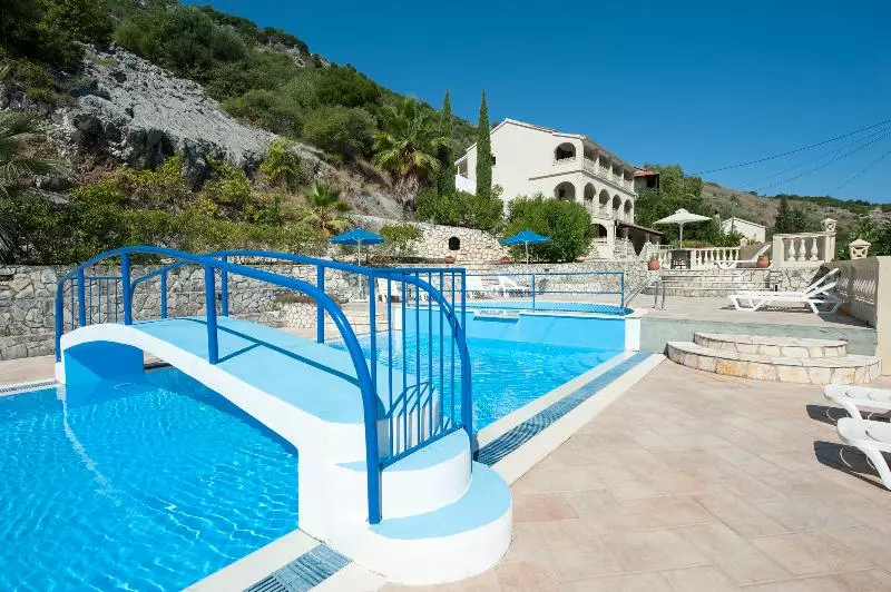 ホテル Dimitrios Apartments