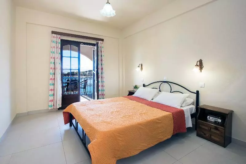 ホテル Dimitrios Apartments