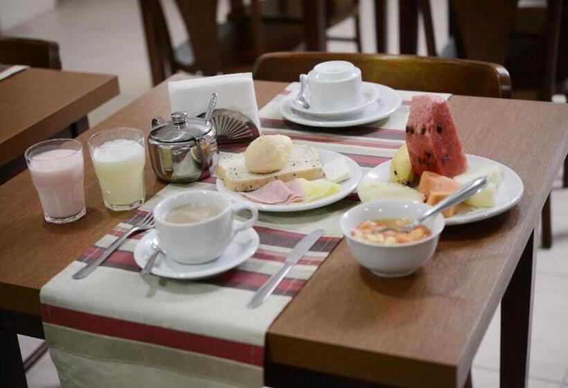 酒店 Dom Rafael Express