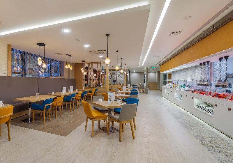 هتل Holiday Inn Antalya   Lara, An Ihg