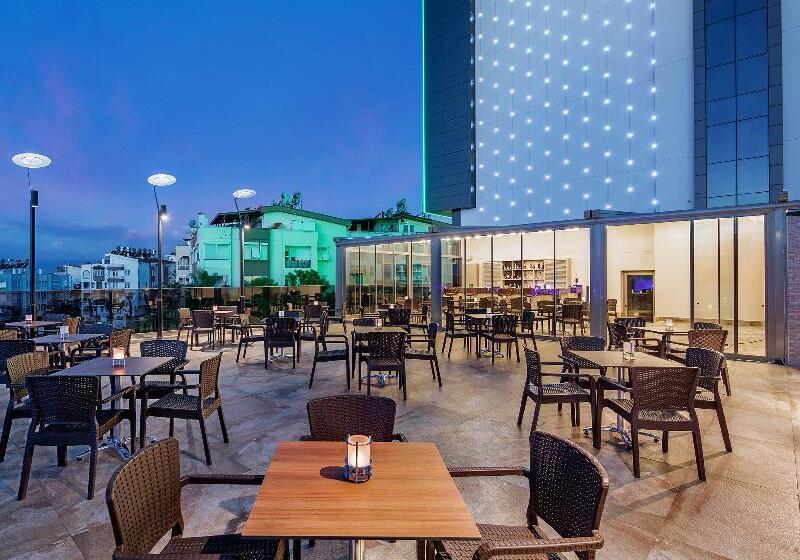 هتل Holiday Inn Antalya   Lara, An Ihg