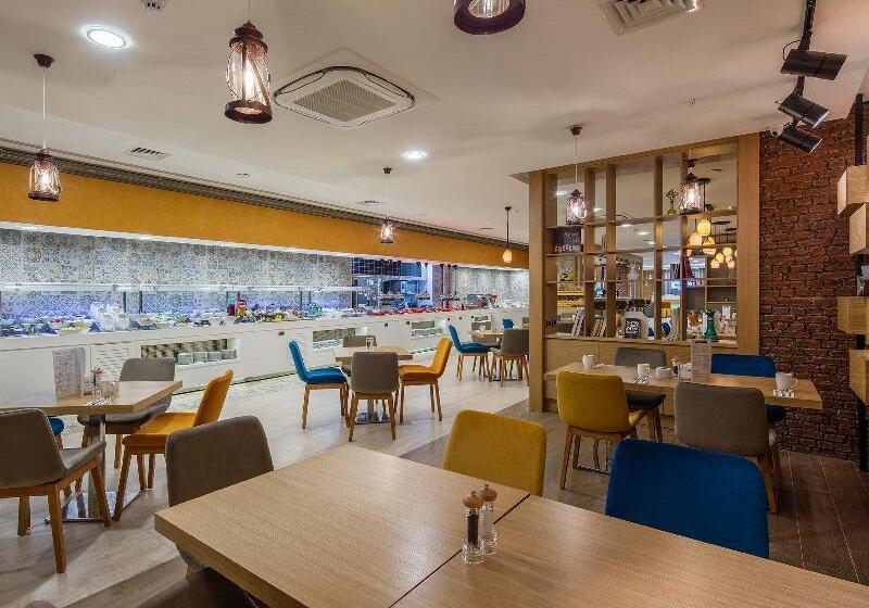 هتل Holiday Inn Antalya   Lara, An Ihg