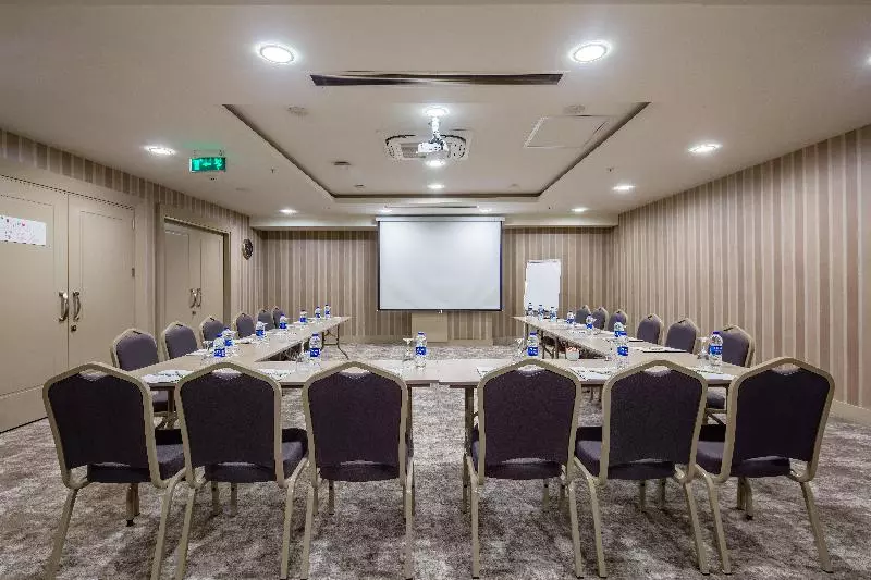 هتل Holiday Inn Antalya   Lara, An Ihg