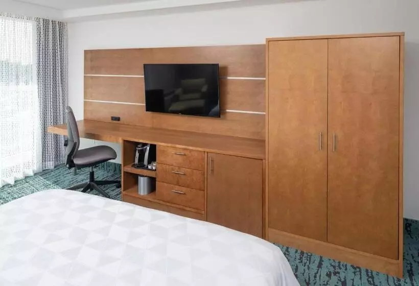 هتل Doubletree By Hilton Miami North I 95