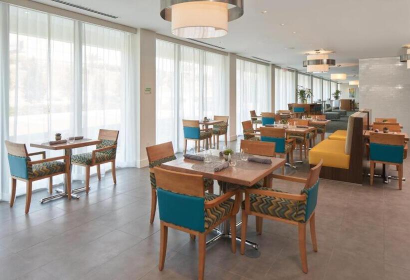 בית מלון כפרי Doubletree By Hilton Miami North I 95