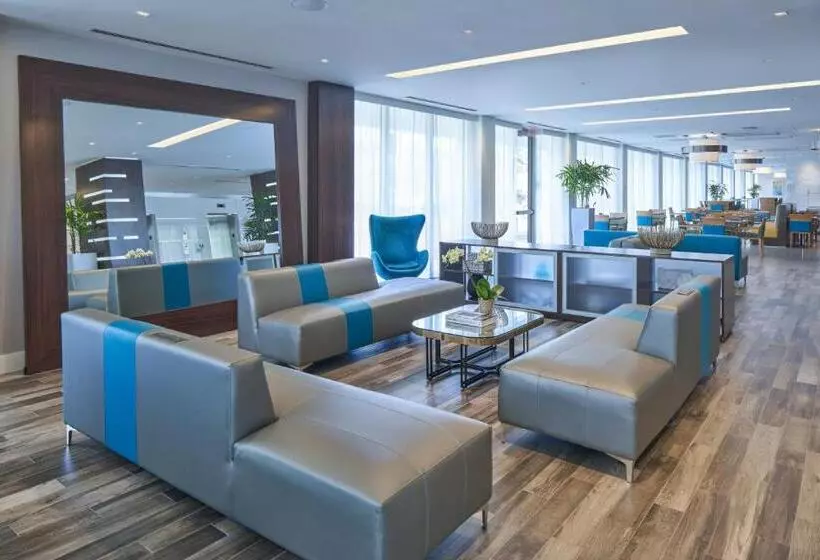هتل Doubletree By Hilton Miami North I 95