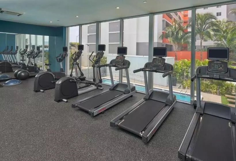 هتل Doubletree By Hilton Miami North I 95