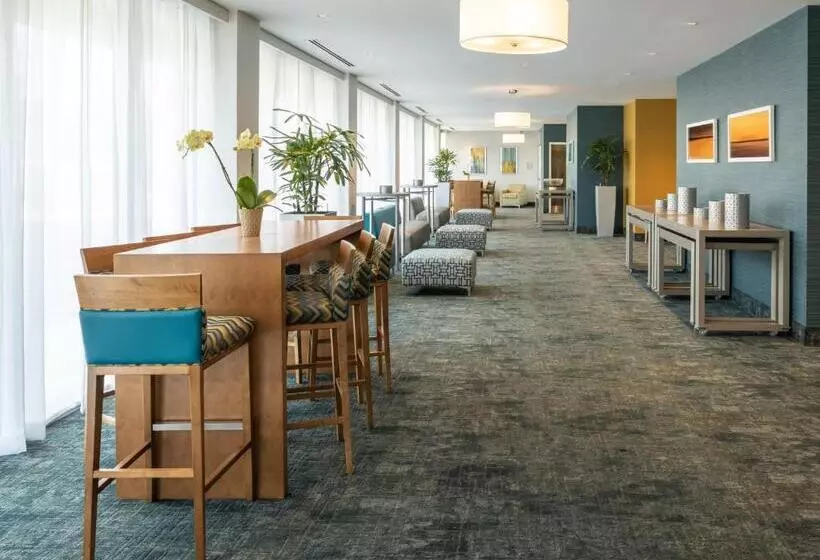 هتل Doubletree By Hilton Miami North I 95
