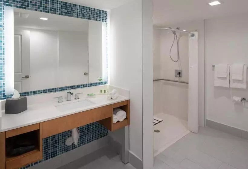 هتل Doubletree By Hilton Miami North I 95