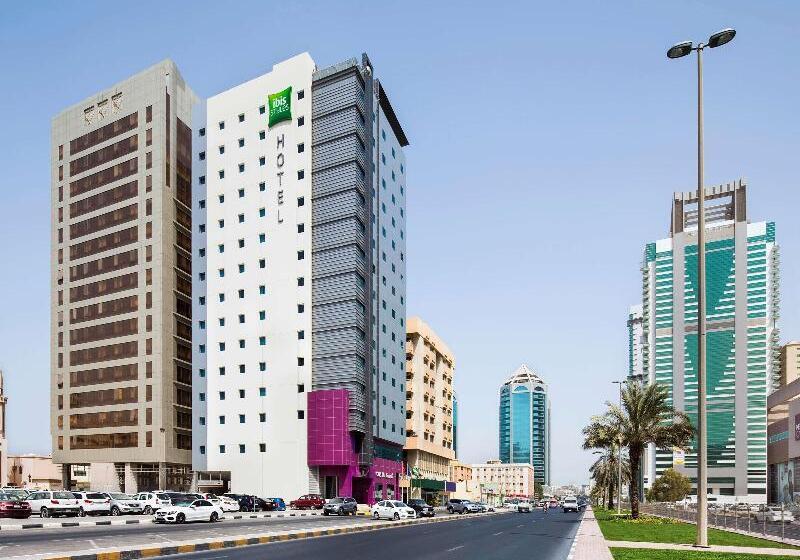 ホテル Ibis Styles Sharjah