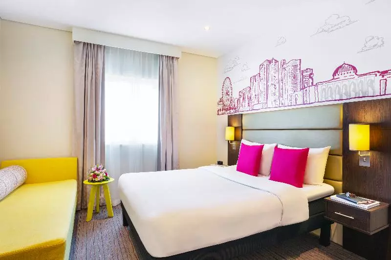 ホテル Ibis Styles Sharjah