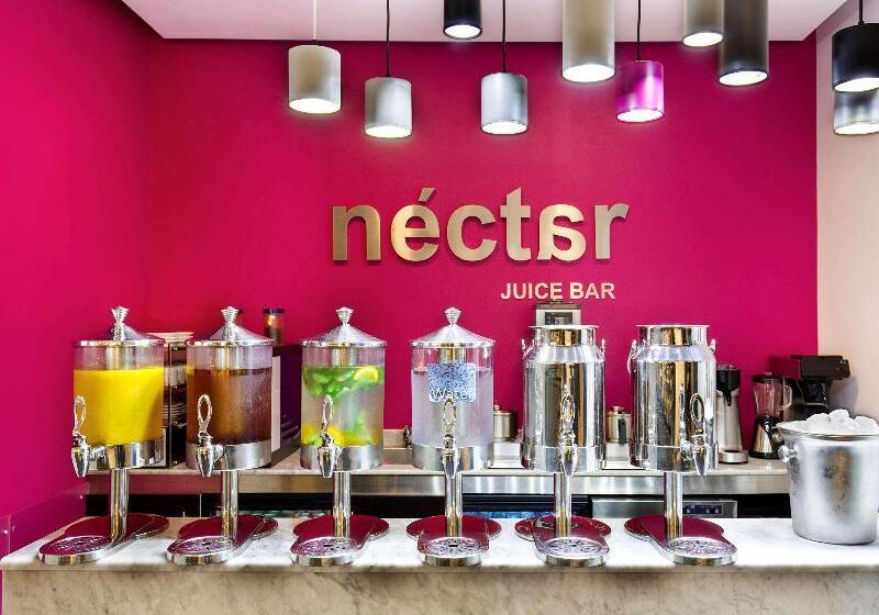 ホテル Ibis Styles Sharjah