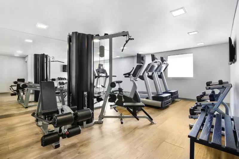 ホテル Ibis Styles Sharjah